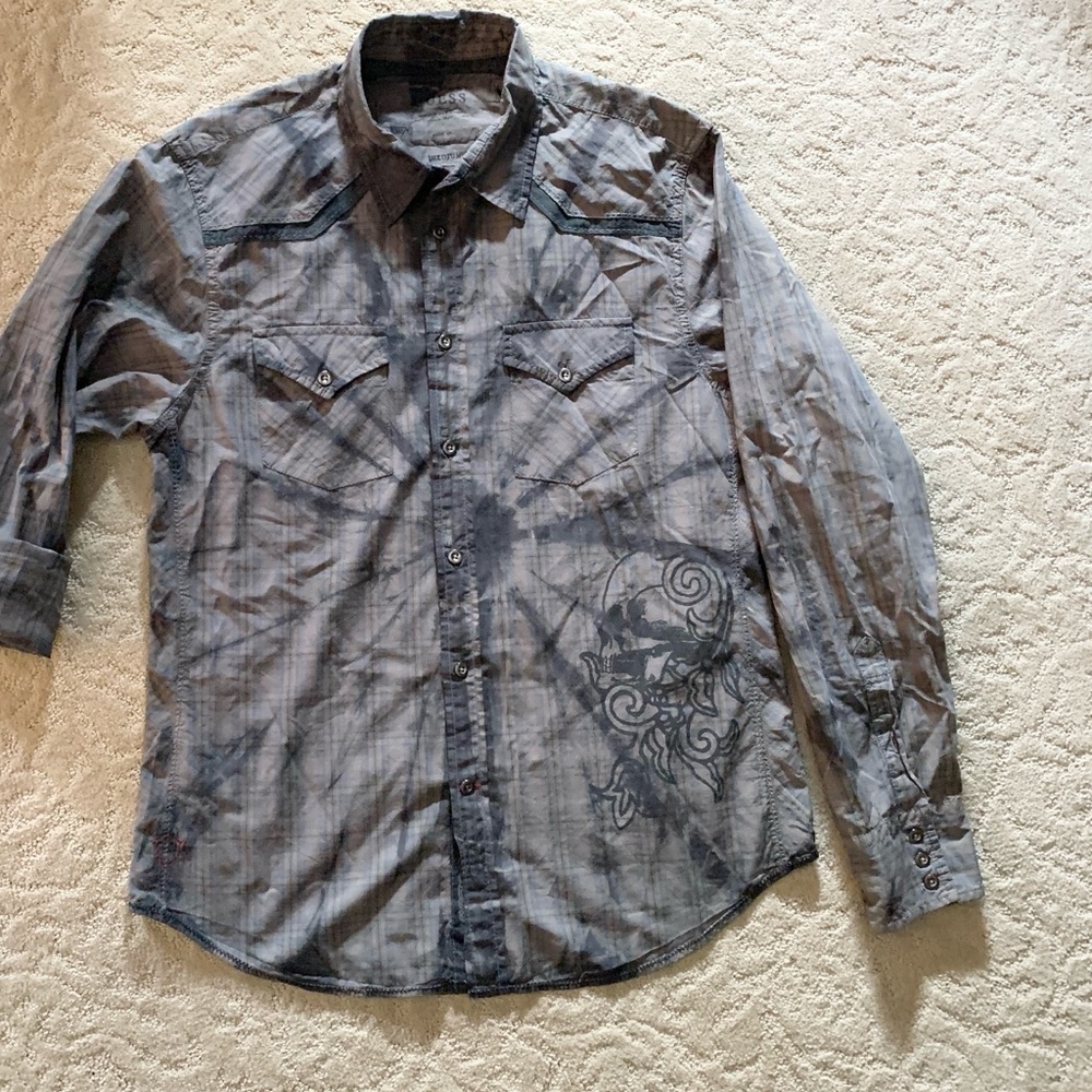 NWOT GUESS long-sleeved button down shirt M